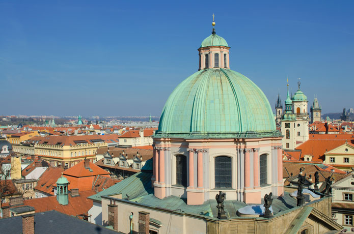 Kirche mit Kupferdach